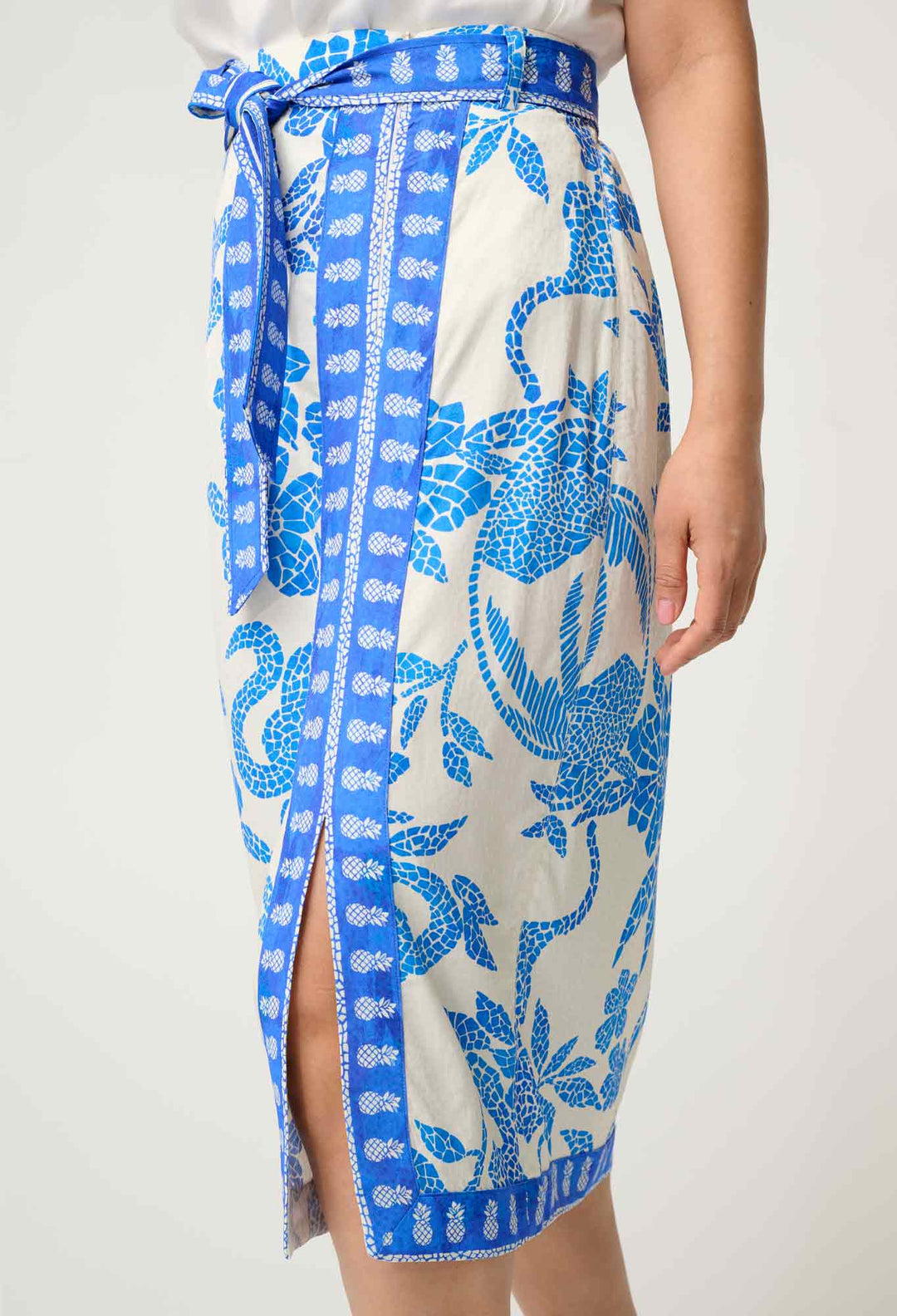 PETITE Zenobia Viscose Dobby Midi Skirt in Azure Mosaic