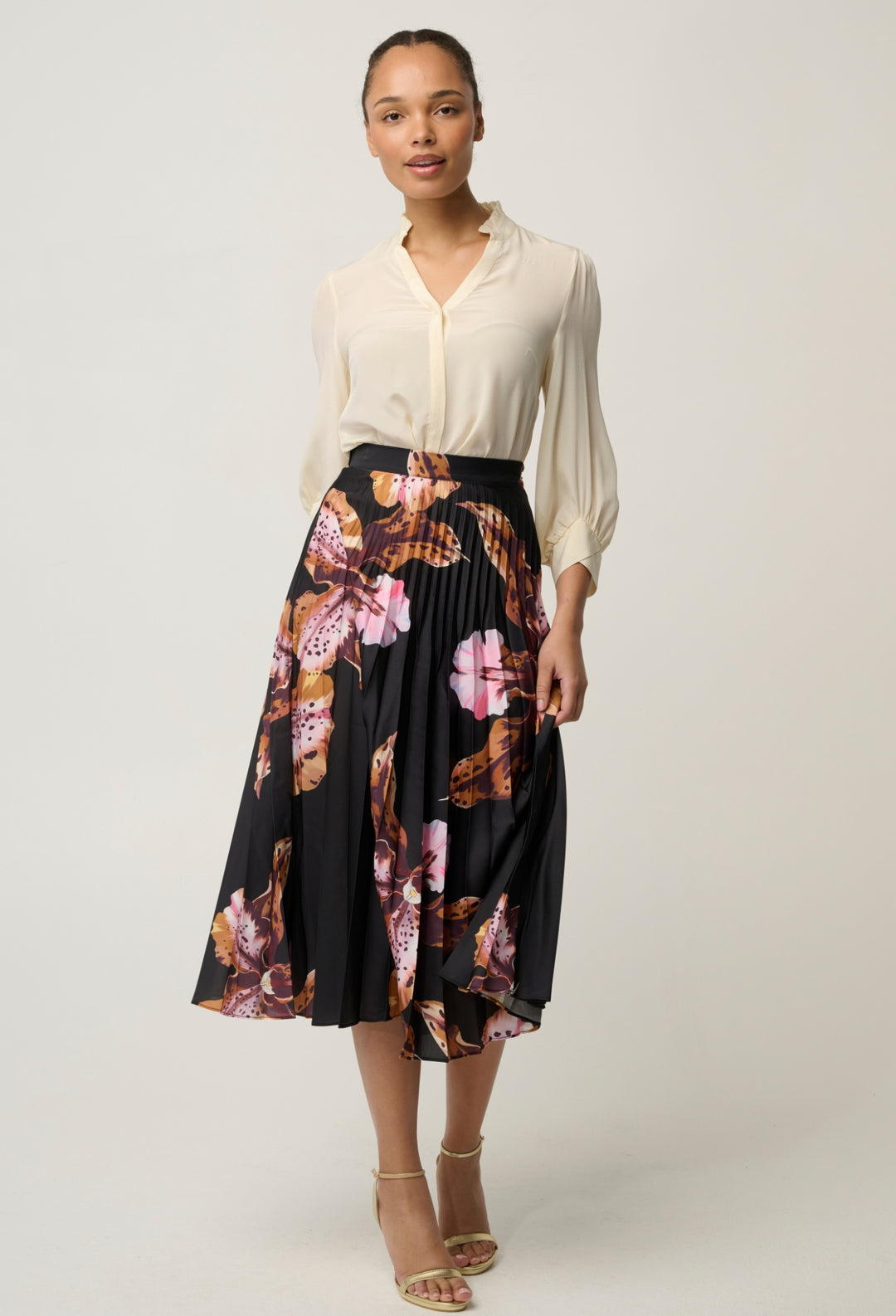 Chloe 100% Silk Criss Cross Cuffed Shirt in Cloud