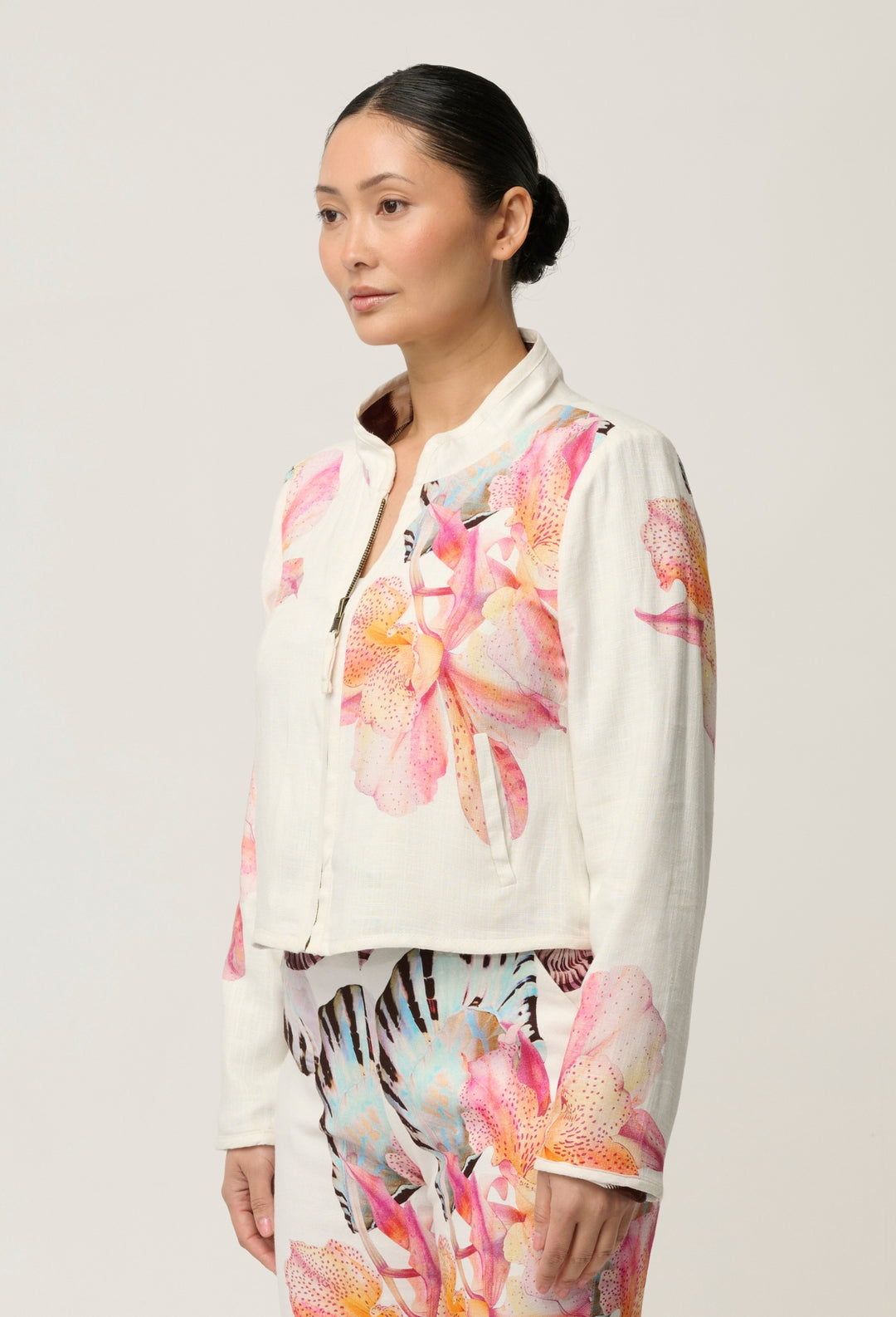 UNDER 5'4 Delray Reversible Printed Linen Jacket in Nautilus Bloom / Iridescent Stripe
