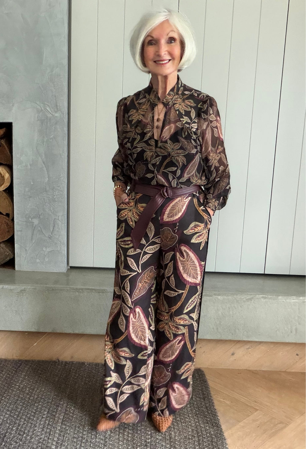 UNDER 5'4 Adele Linen Viscose Belted Printed Pant in Dark Tropique