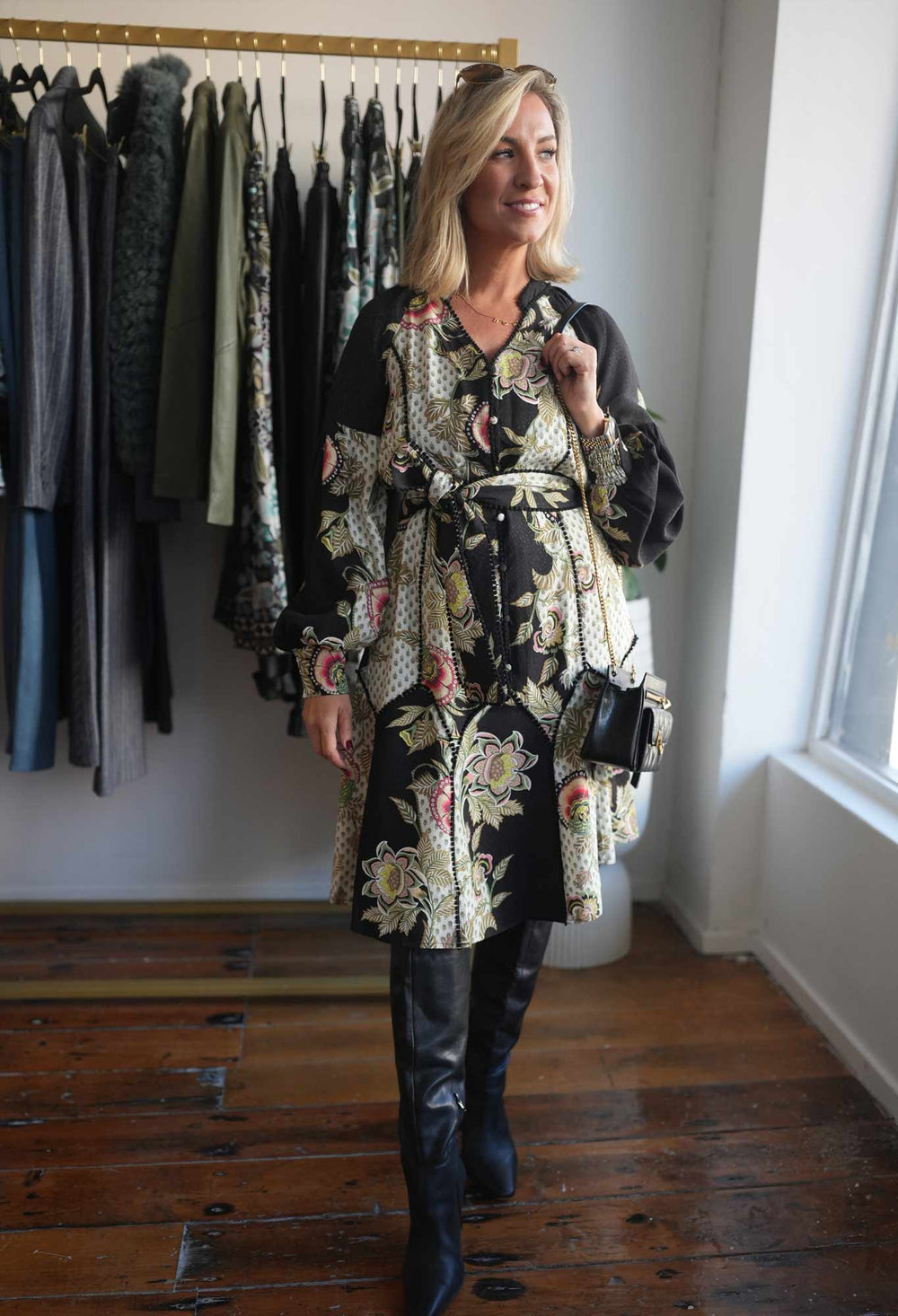 UNDER 5'4 Emersyn Linen Viscose Dress in Mariposa Nero