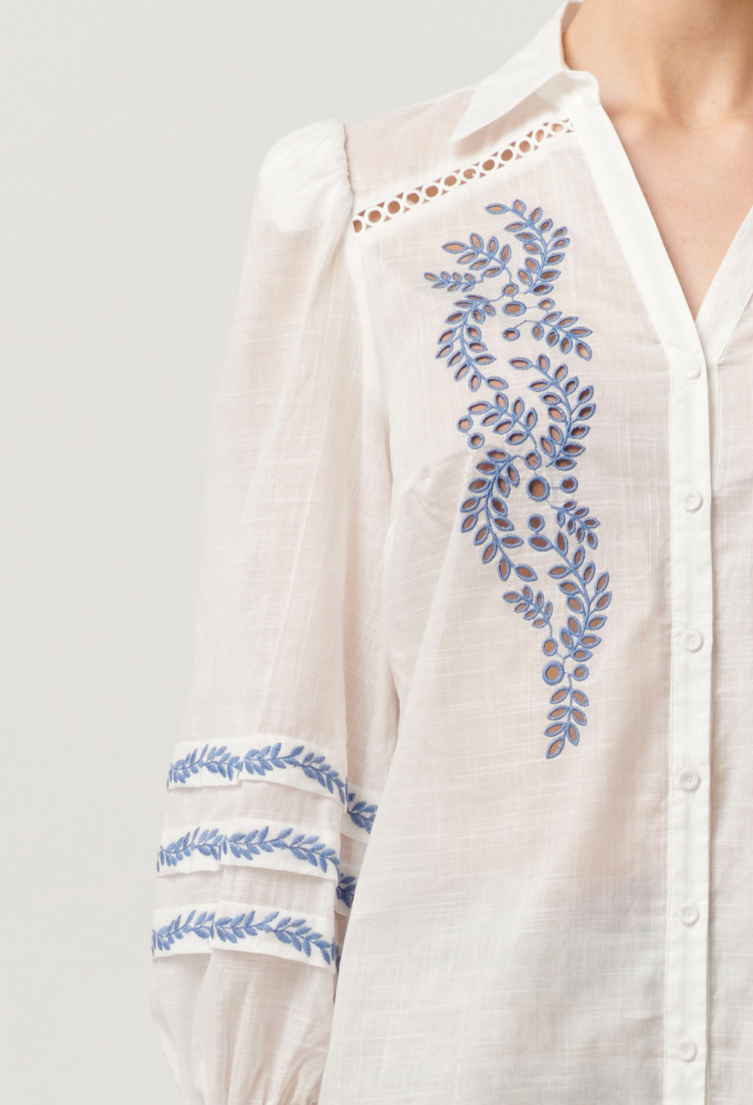 Fleurine Embroidered Cotton Slub Shirt in Milk