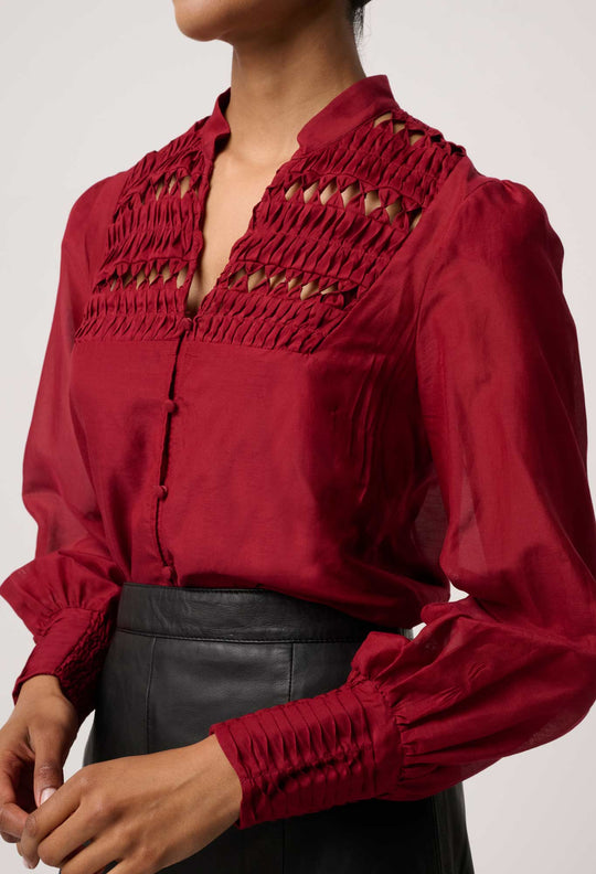 UNDER 5'4 Gillian Cotton Silk Smocked Shirt in Ruby