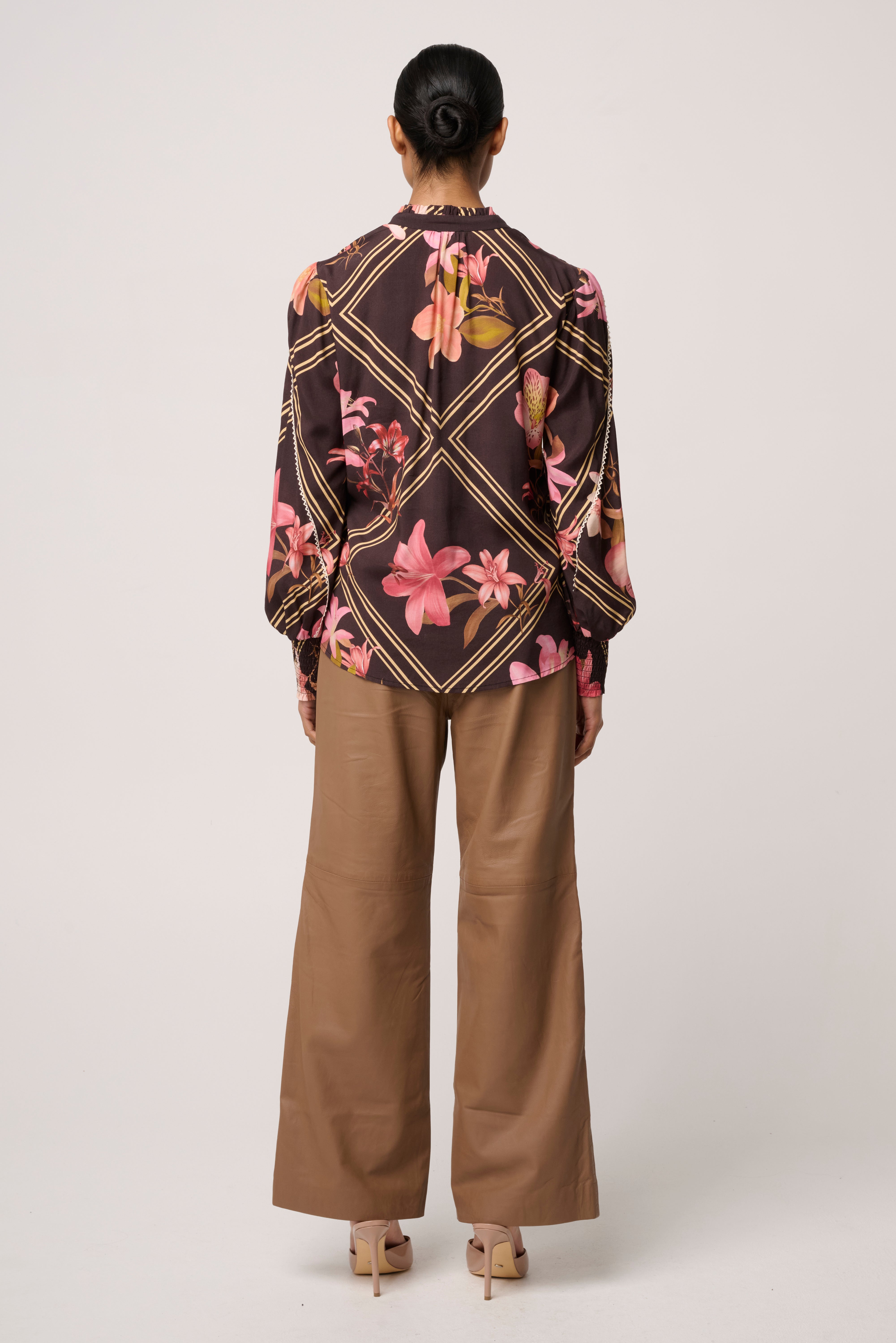 Illusion Viscose Blend Printed Blouse in Obsidian Bloom – OnceWas