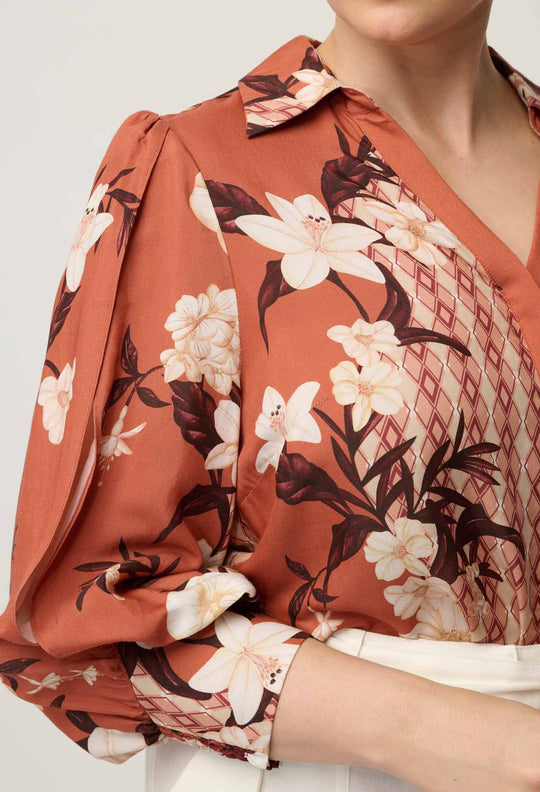 OnceWas Nerine Viscose Faille Cutout Sleeve Detail Print Shirt in Amber Vine