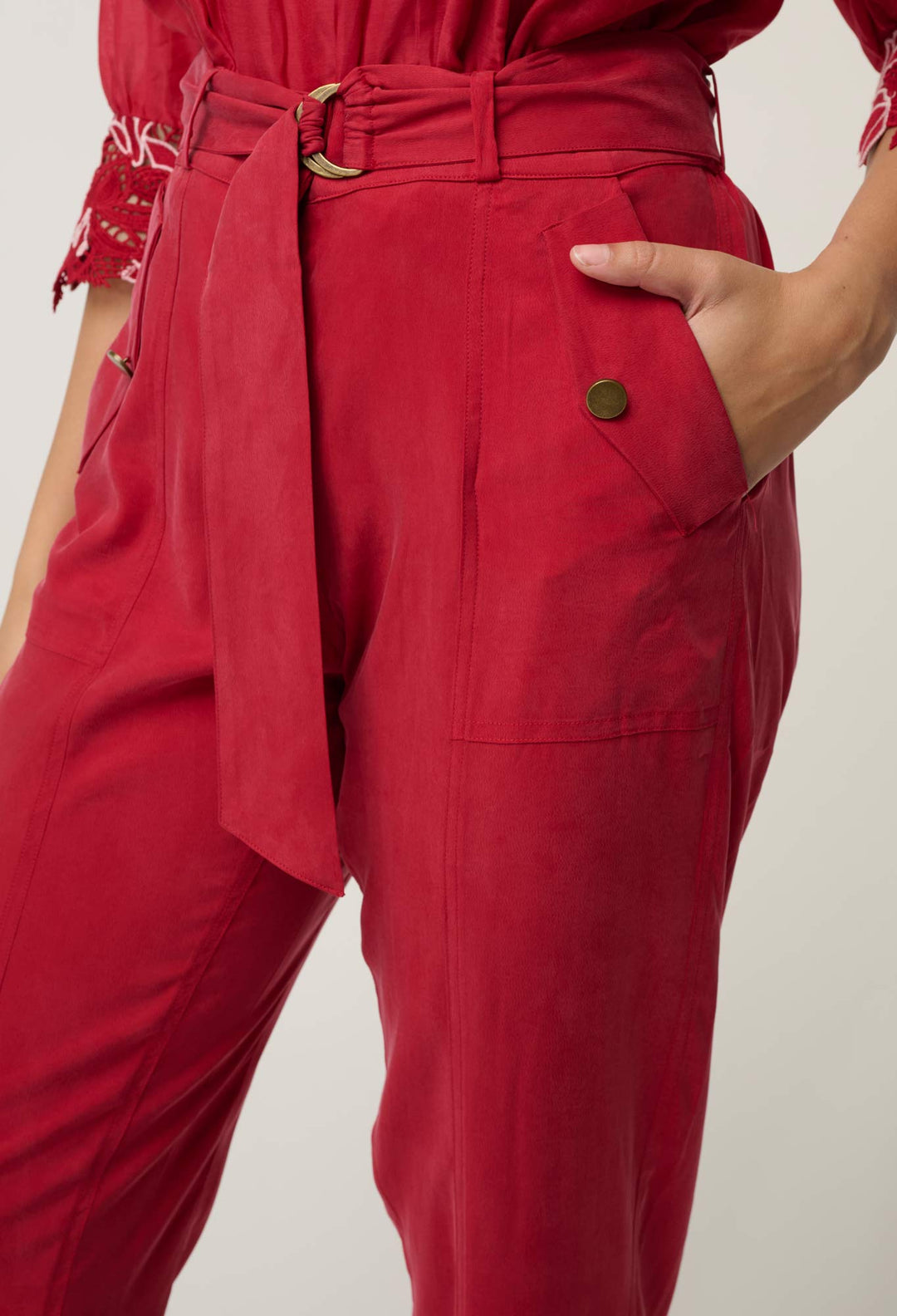 UNDER 5'4 Trinidad Stretch Cipro Viscose Button Cuff Pant in Dahlia Red