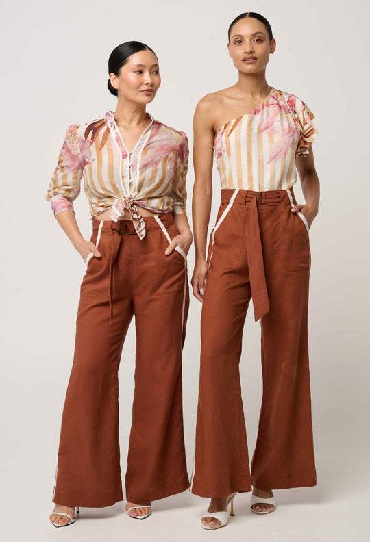 UNDER 5'4 Grace Tencel Linen Contrast Bind Pant in Caramel