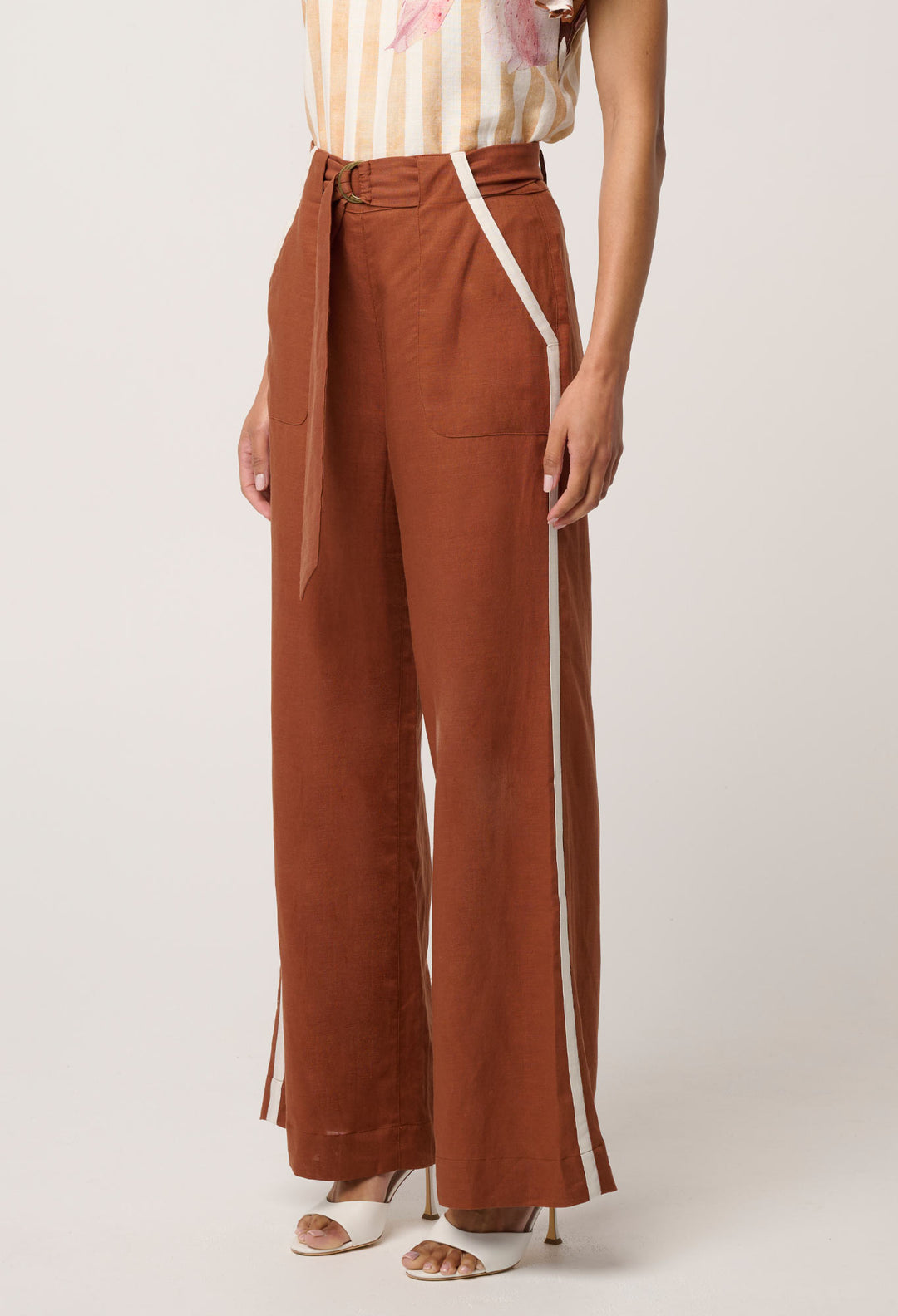 Grace Tencel Linen Contrast Bind Pant in Caramel