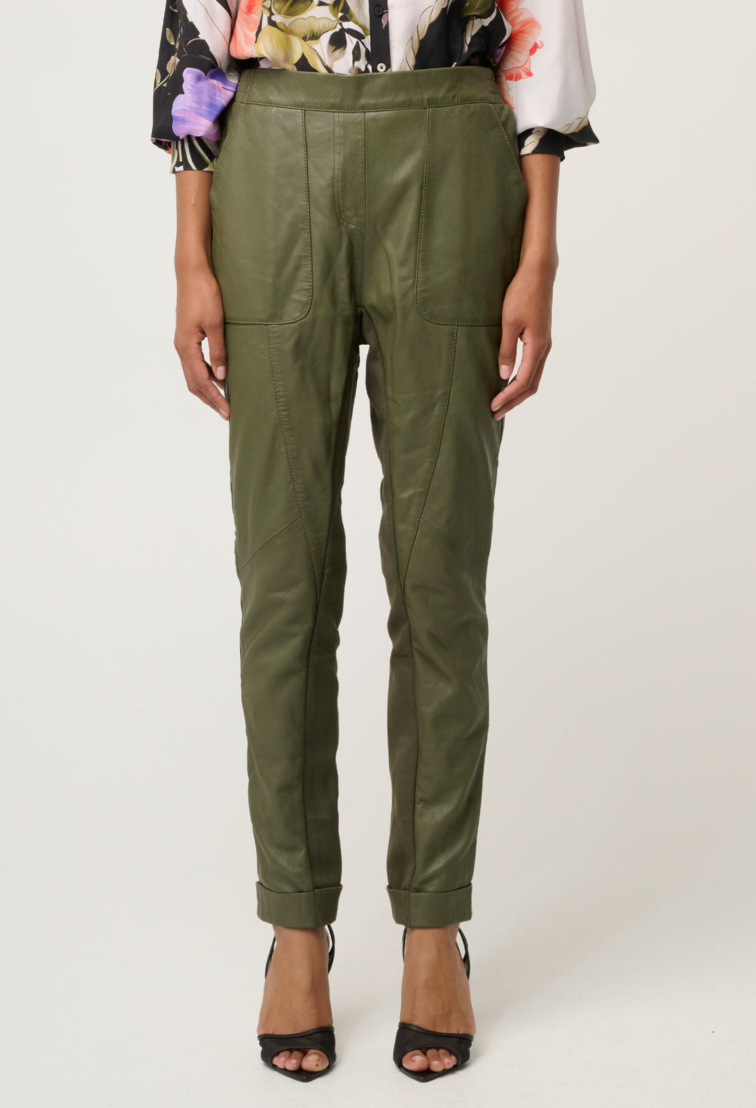 Sylvan Leather Jogger in Moss