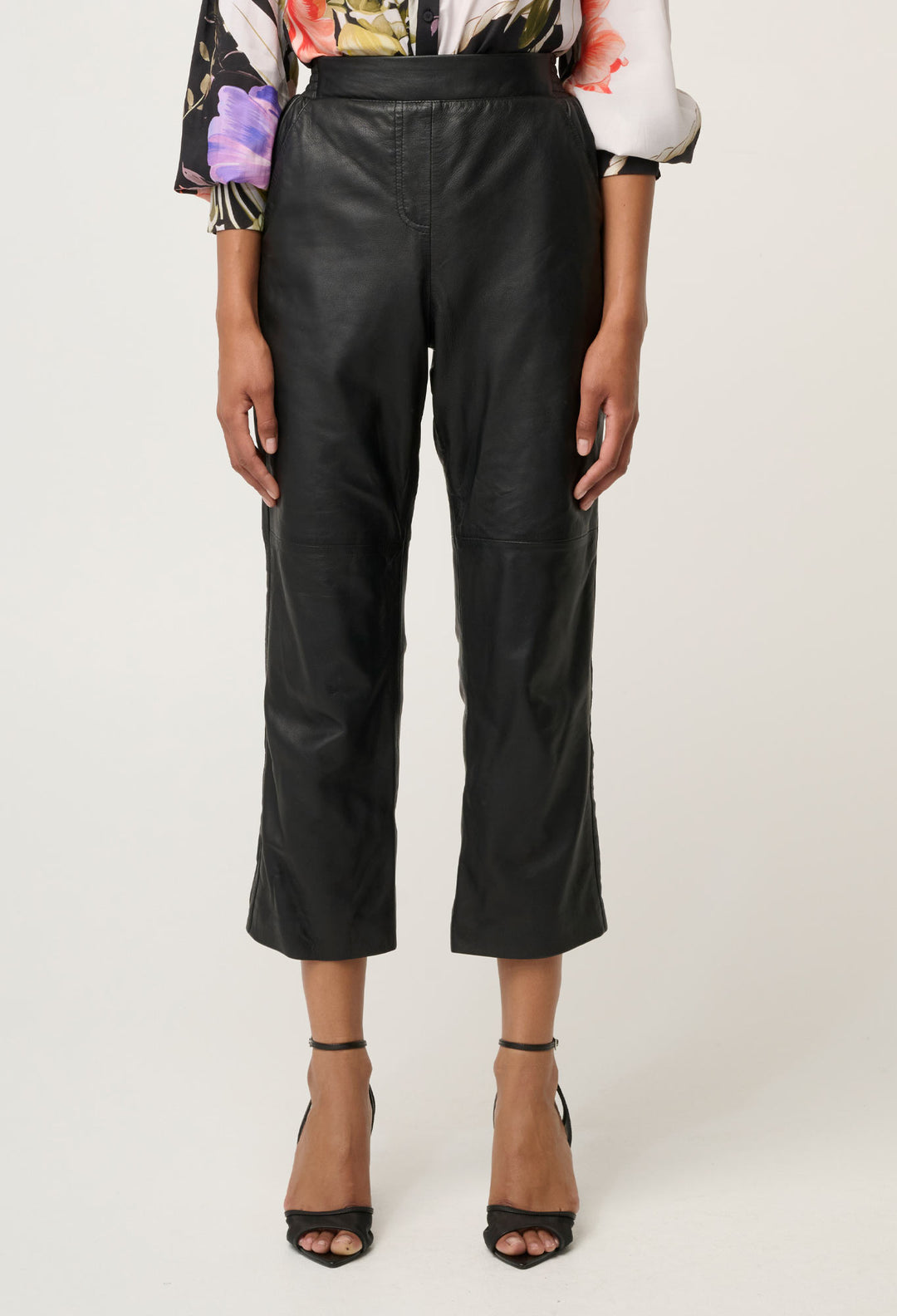 Montoya Leather Straight Leg Pant in Onyx