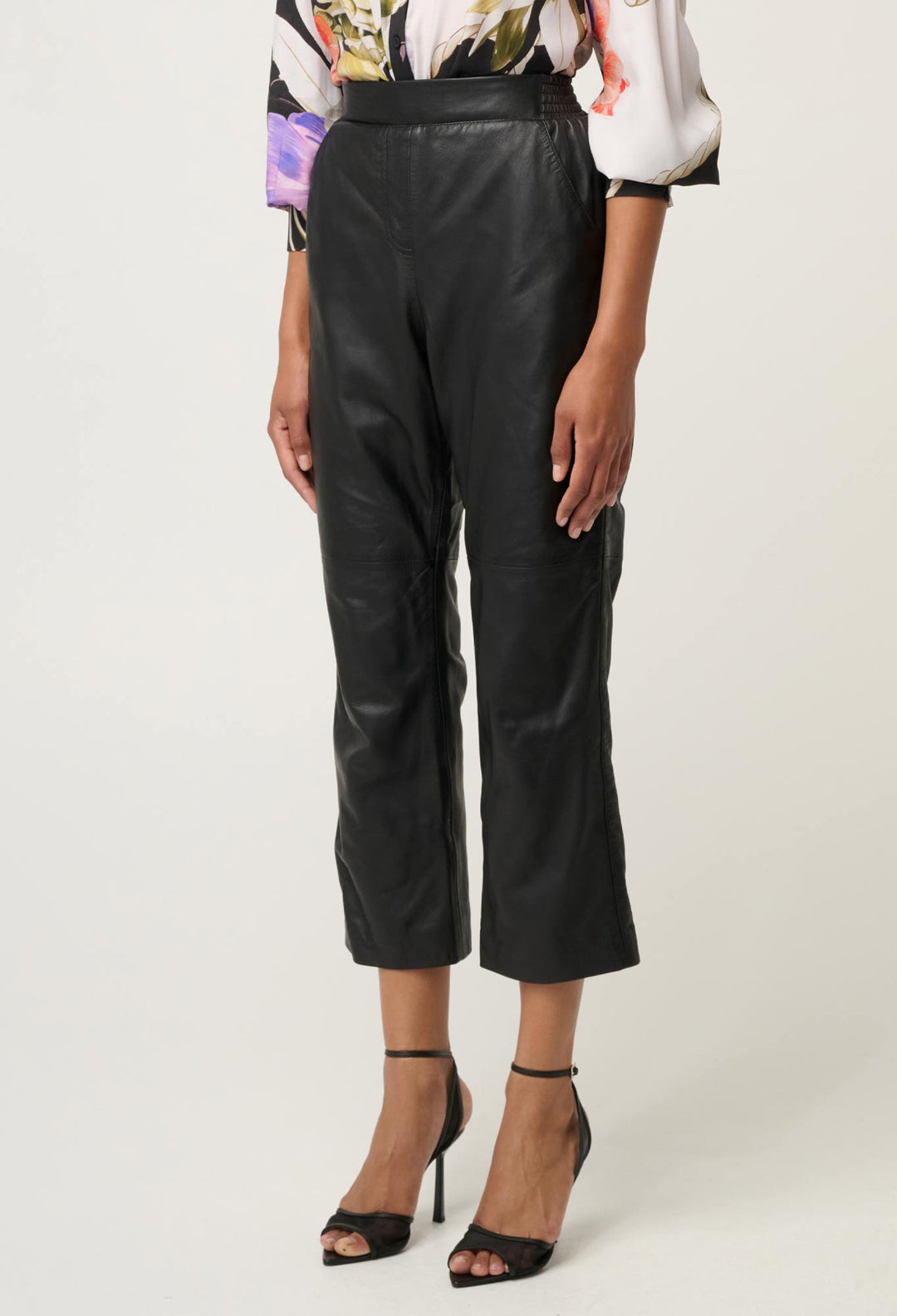 Montoya Leather Straight Leg Pant in Onyx