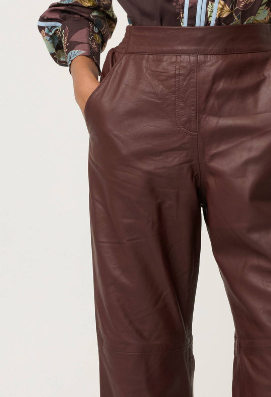 UNDER 5'4 Joan Leather Elasticated Waist Straight Leg Pant in Oxblood