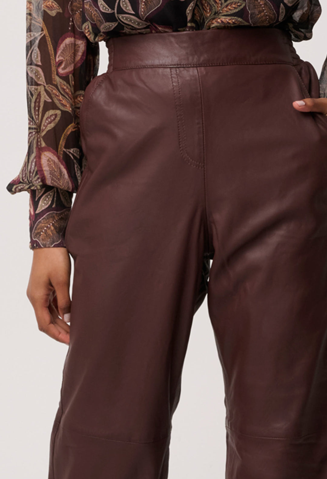 Joan Leather Elasticated Waist Straight Leg Pant in Oxblood