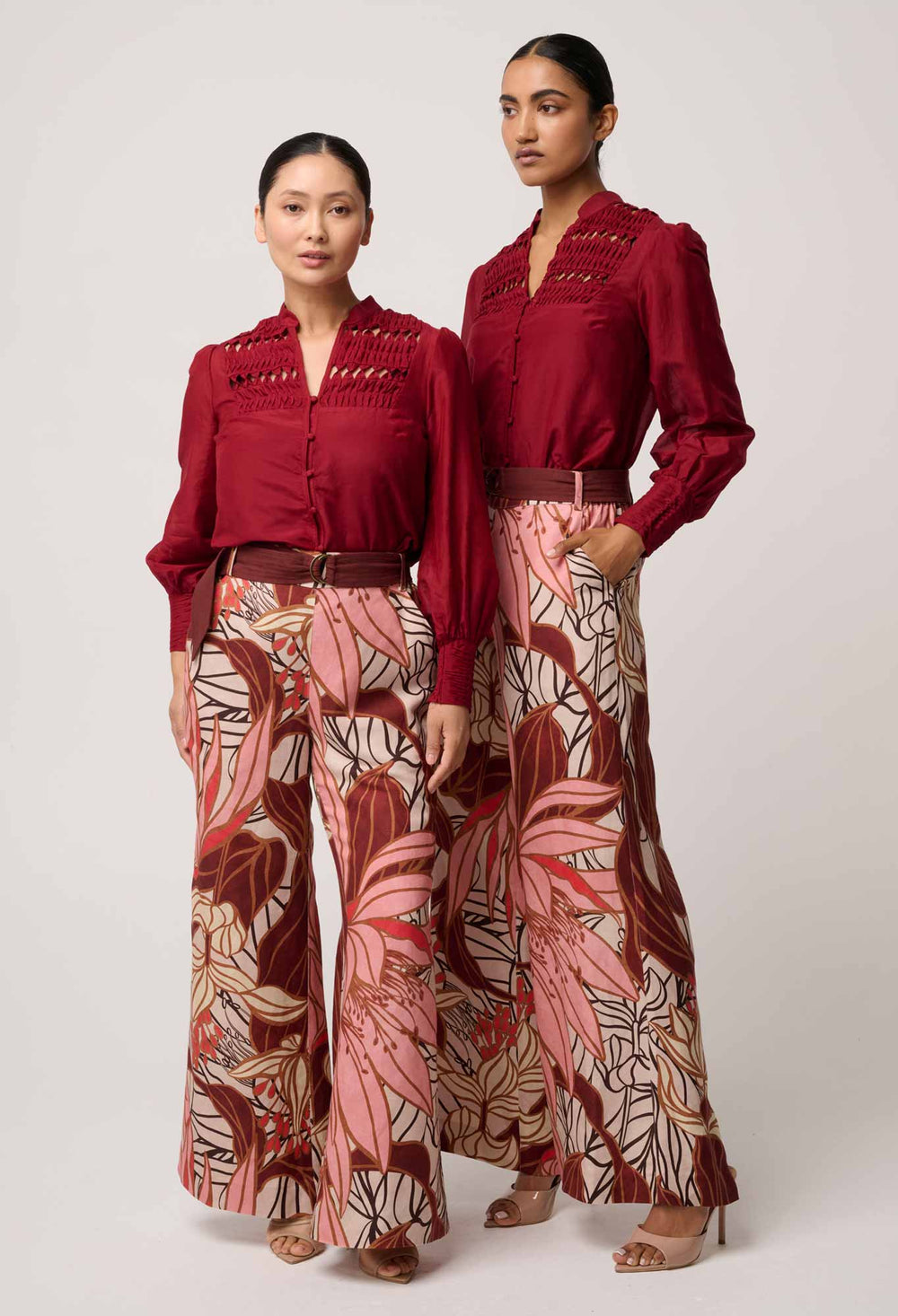 UNDER 5"4 Adele Linen Viscose Belted Printed Pant in Cathedral Botanic