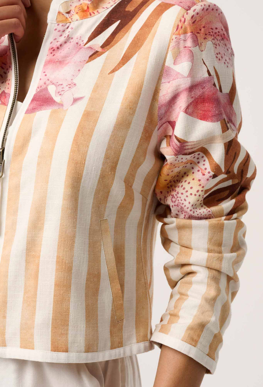 Delray Reversible Linen Viscose Jacket in Golden Promenade / Gilded Frond