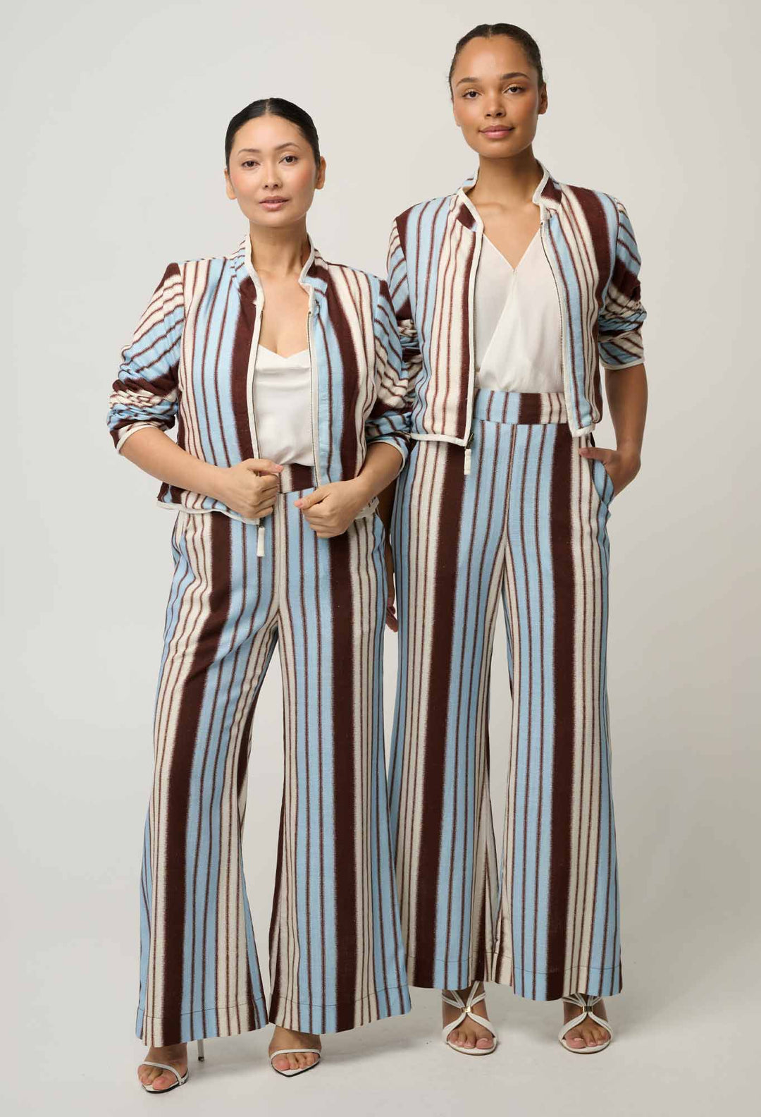 UNDER 5'4 Delray Reversible Printed Linen Jacket in Nautilus Bloom / Iridescent Stripe