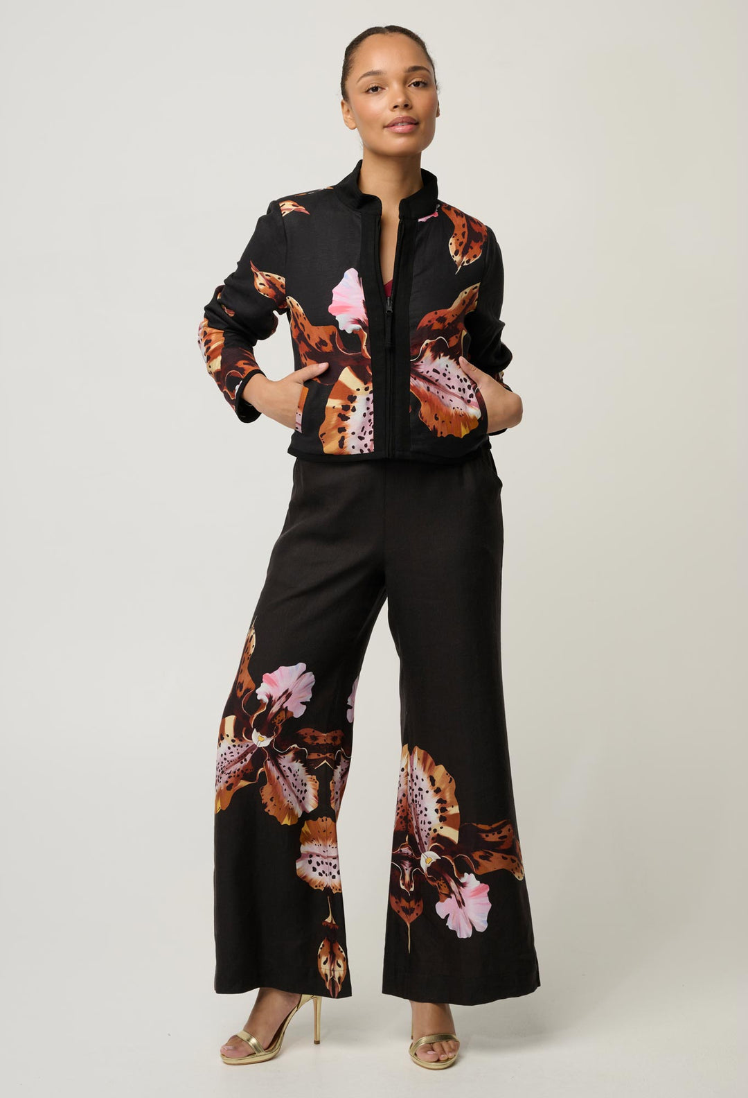 UNDER 5'4 Delray Reversible Printed Linen Jacket in Sunset Orchid/Noir Orchid