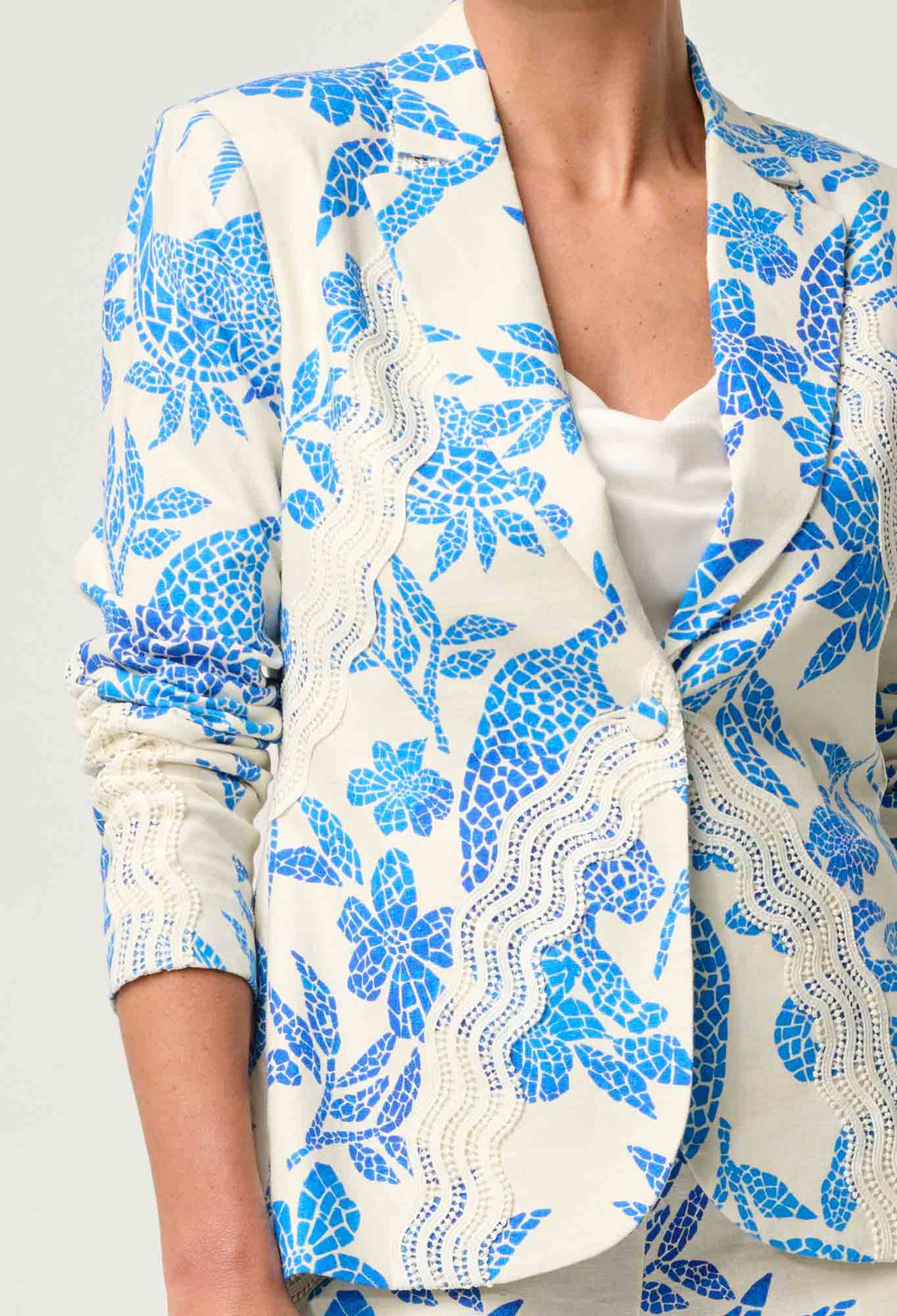 OnceWas Leandro Contrast Lace Linen Viscose Stretch Blazer in Azure Mosaic