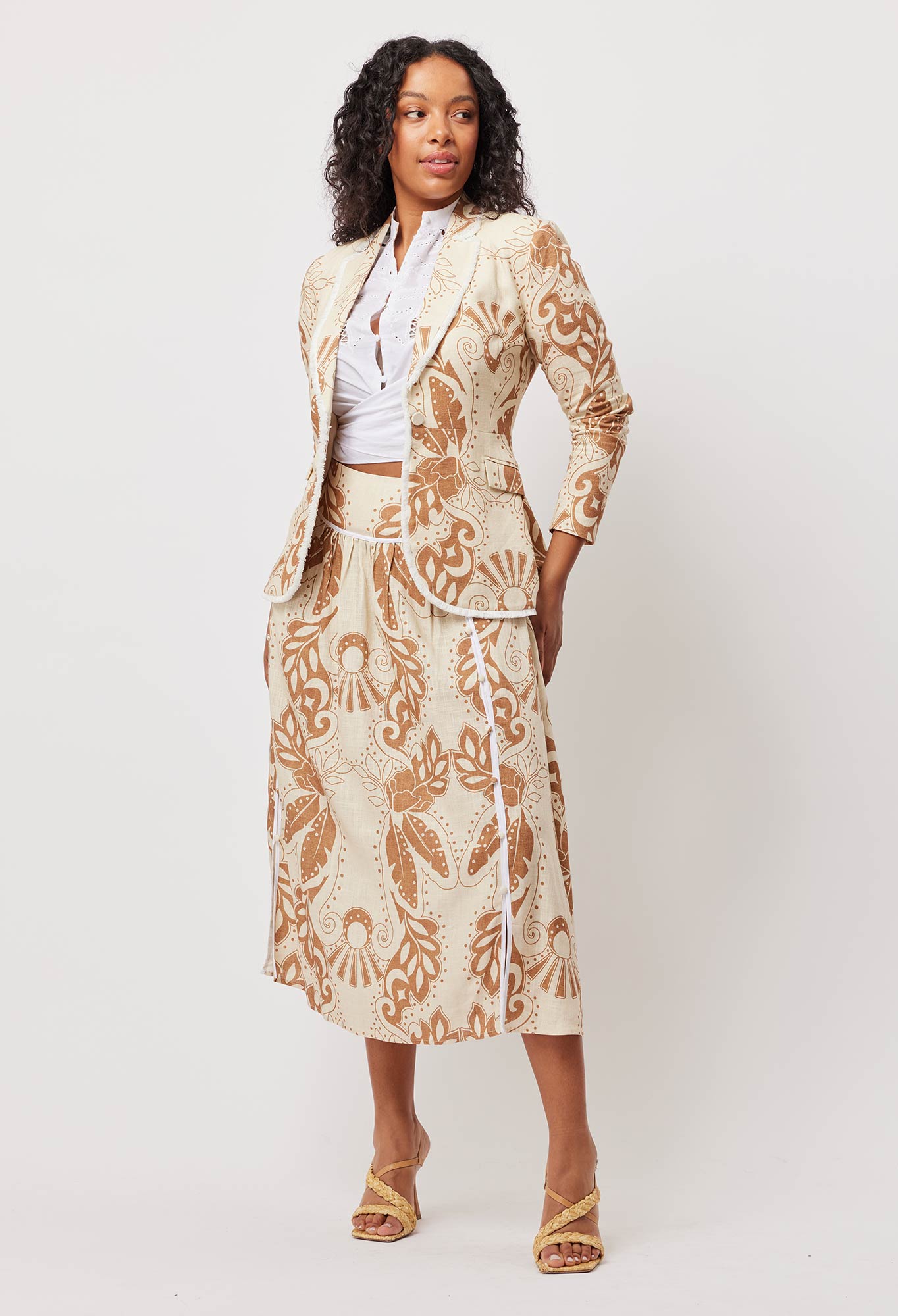 Granada Linen Viscose Blazer in Arena Del Sol