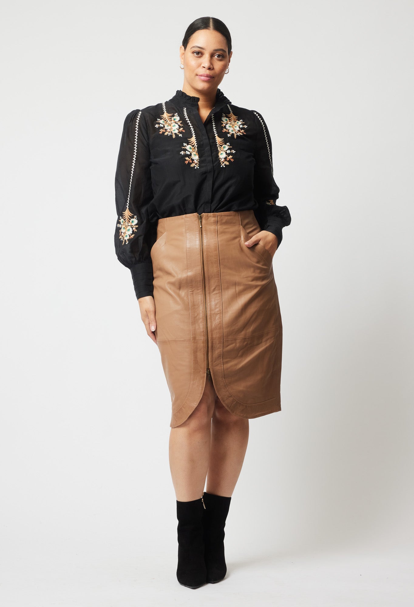 Stella Leather Skirt in Husk