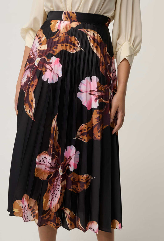 Iris Pleated Polyester Skirt in Sunset Orchid
