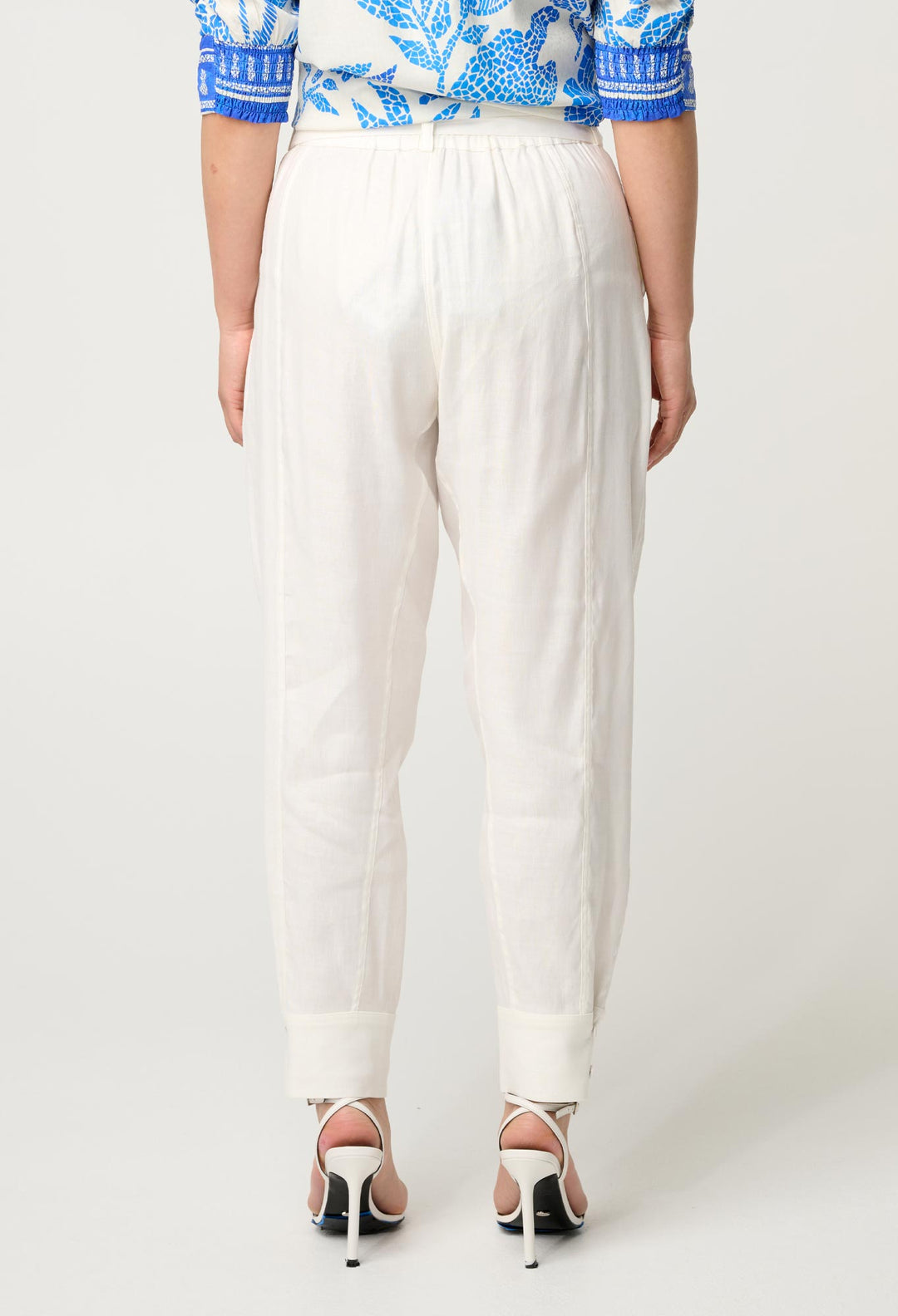 UNDER 5'4 Trinidad Linen Viscose Button Cuff Pant in Ivory