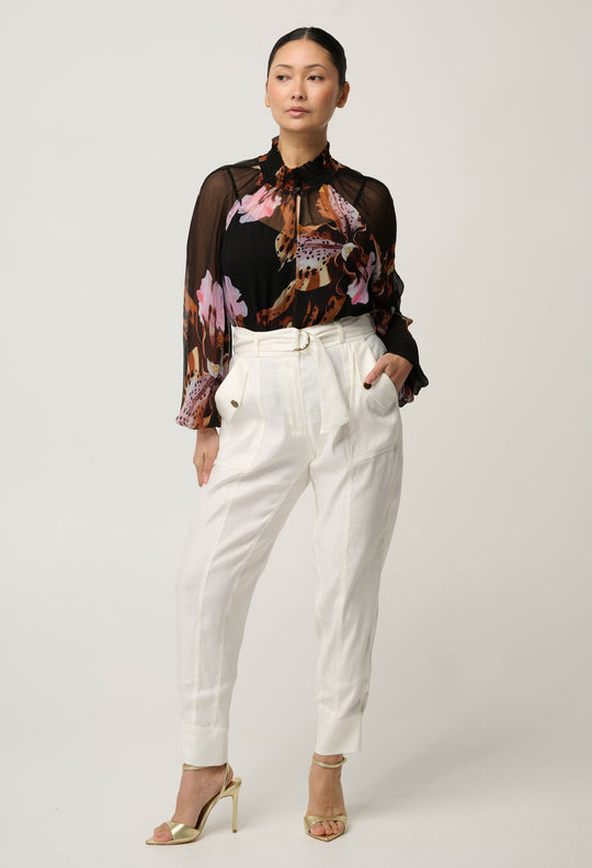 UNDER 5'4 Trinidad Linen Viscose Button Cuff Pant in Ivory