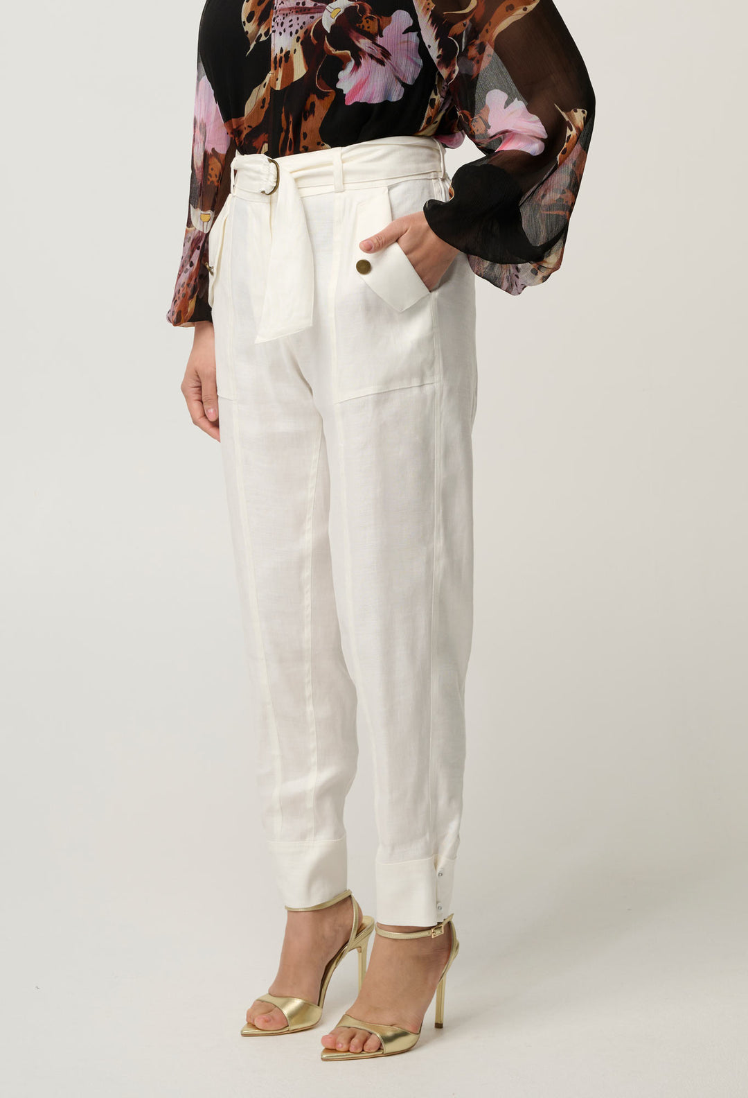 UNDER 5'4 Trinidad Linen Viscose Button Cuff Pant in Ivory