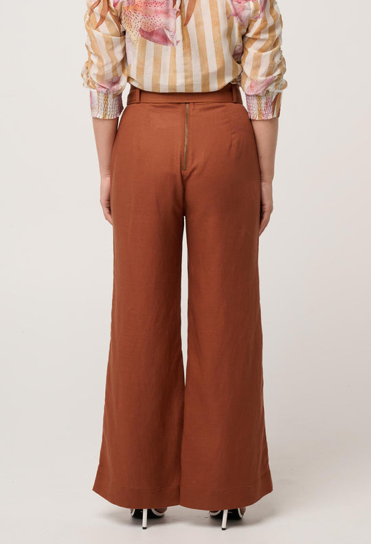 UNDER 5'4 Grace Tencel Linen Contrast Bind Pant in Caramel