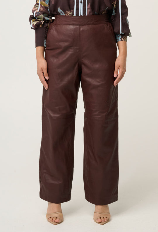 UNDER 5'4 Joan Leather Elasticated Waist Straight Leg Pant in Oxblood