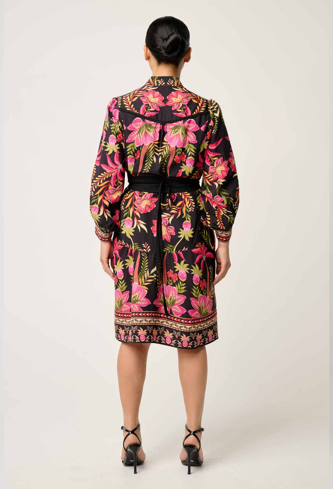 Onceas PETITE Aurelia  Viscose Lace Dress in Anthos Lótos