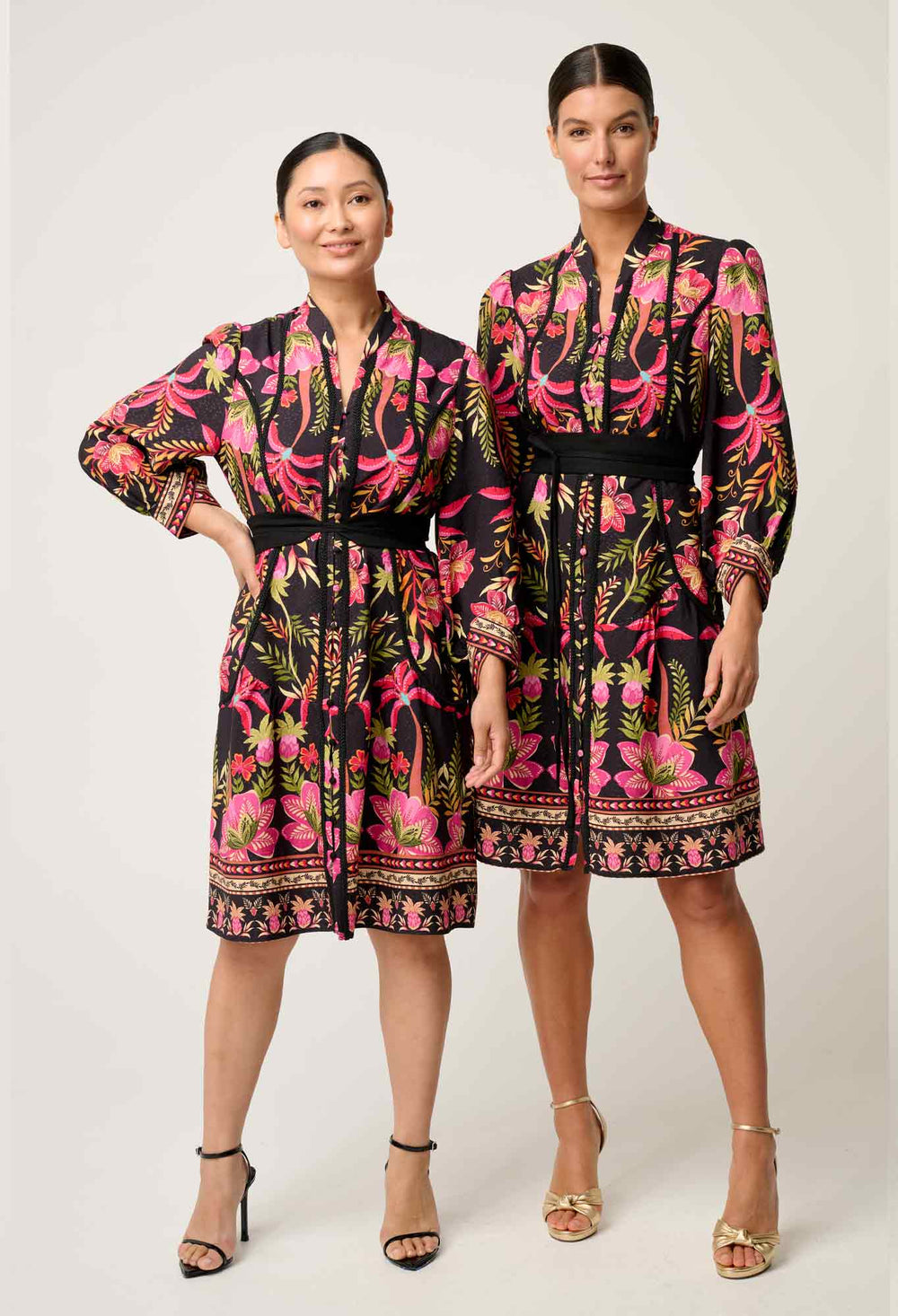 Onceas PETITE Aurelia  Viscose Lace Dress in Anthos Lótos