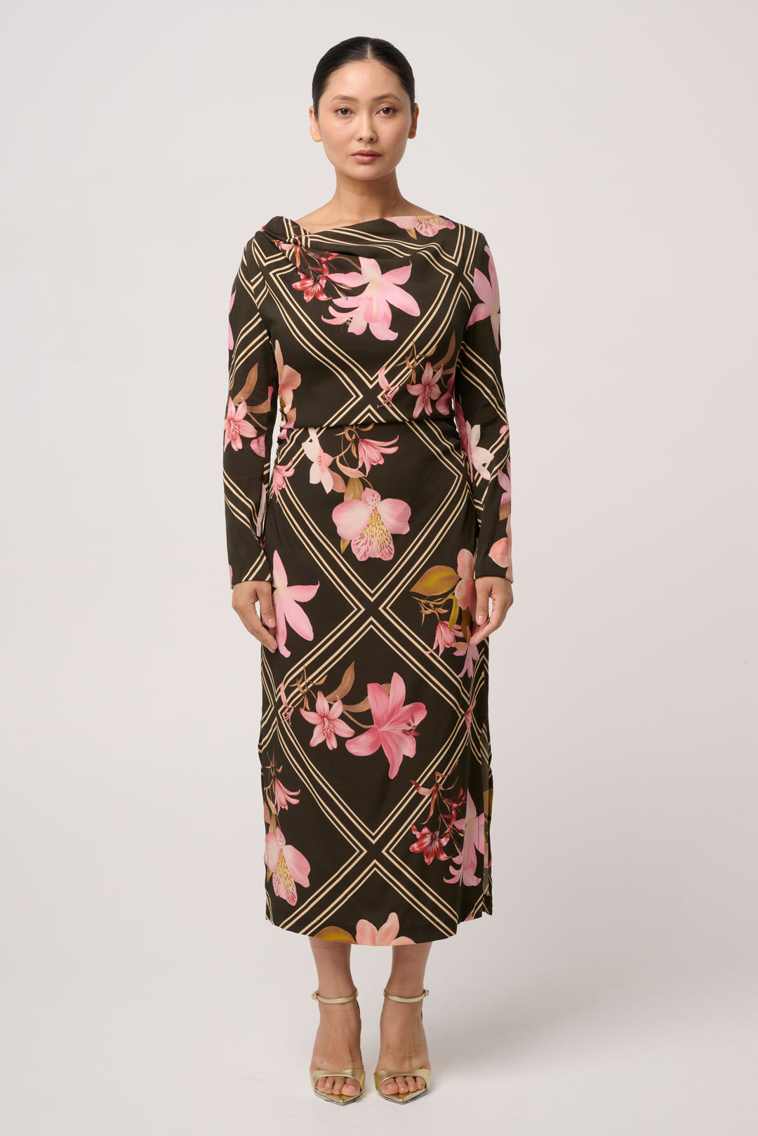 UNDER 5'4 Jayden Cupro Viscose Stretch Dress in Obsidian Bloom