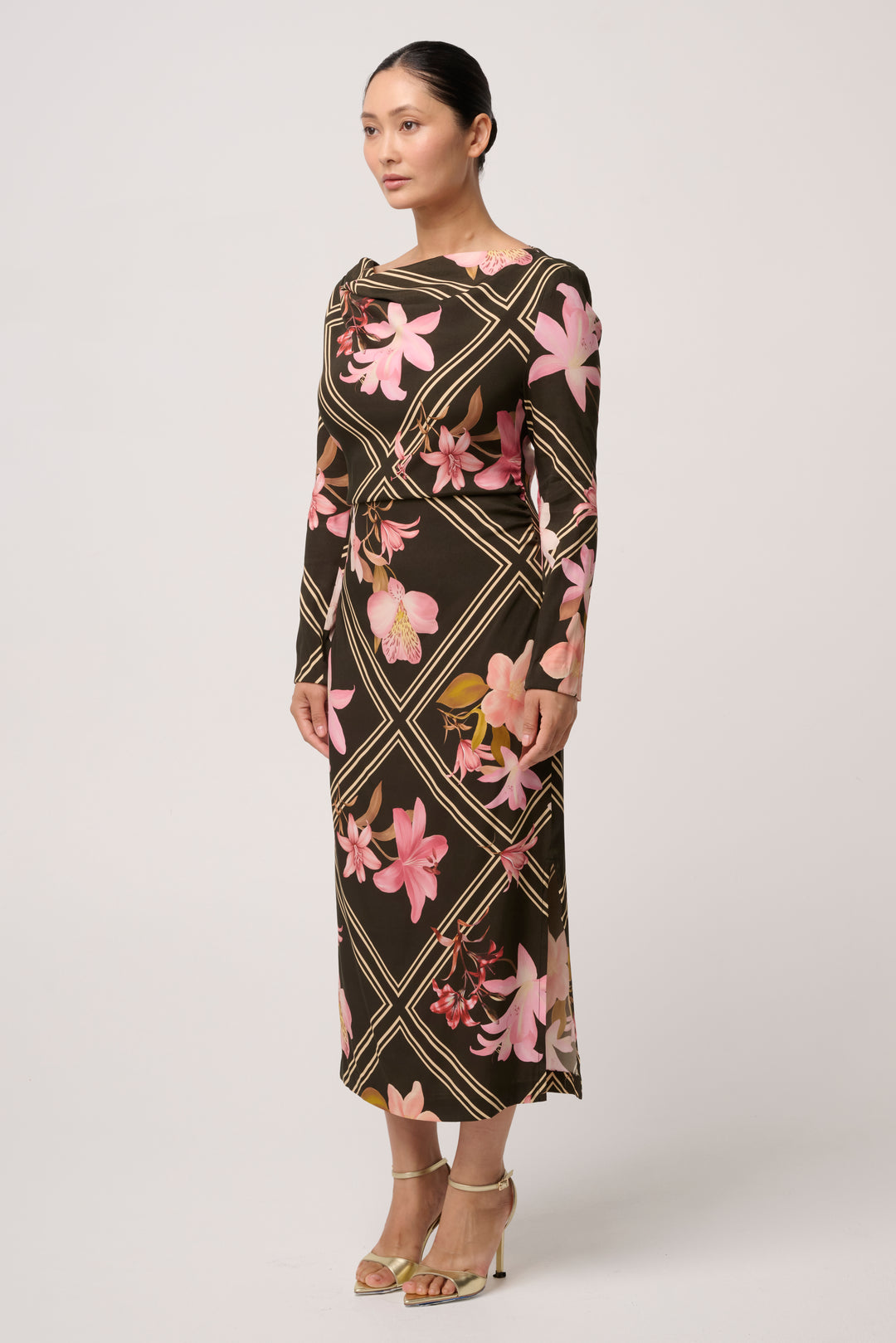 UNDER 5'4 Jayden Cupro Viscose Stretch Dress in Obsidian Bloom