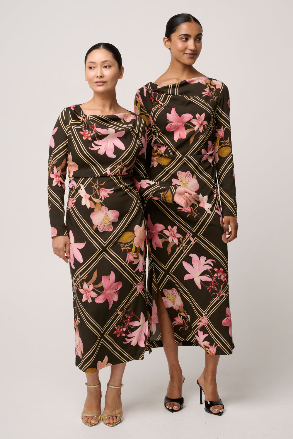 UNDER 5'4 Jayden Cupro Viscose Stretch Dress in Obsidian Bloom