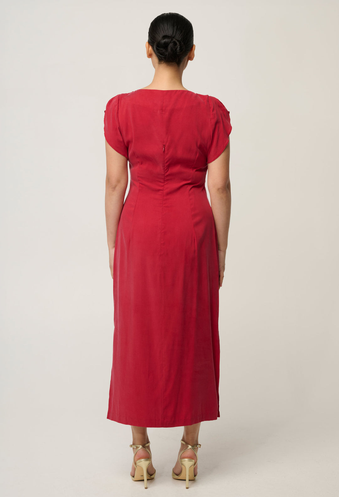 UNDER 5'4 Geneva Stretch Cupro Viscose Column Midi Dress in Dahlia Red