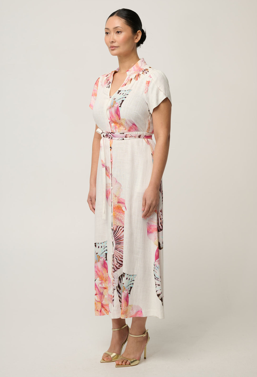 UNDER 5'4 Cattleya Linen Viscose Maxi Dress in Nautilus Bloom