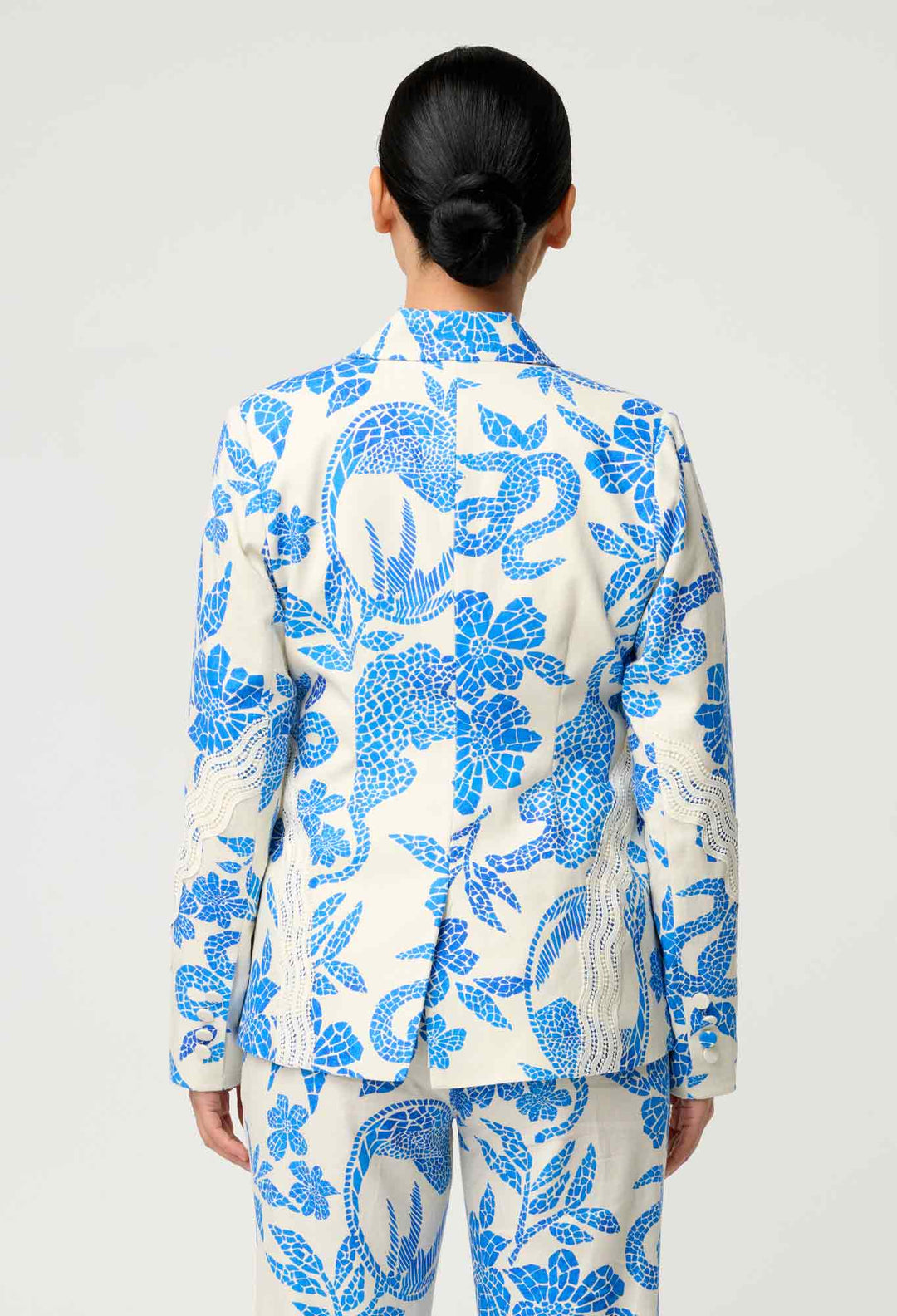 OnceWas PETITE Leandro Contrast Lace Linen Viscose Stretch Blazer in Azure Mosaic