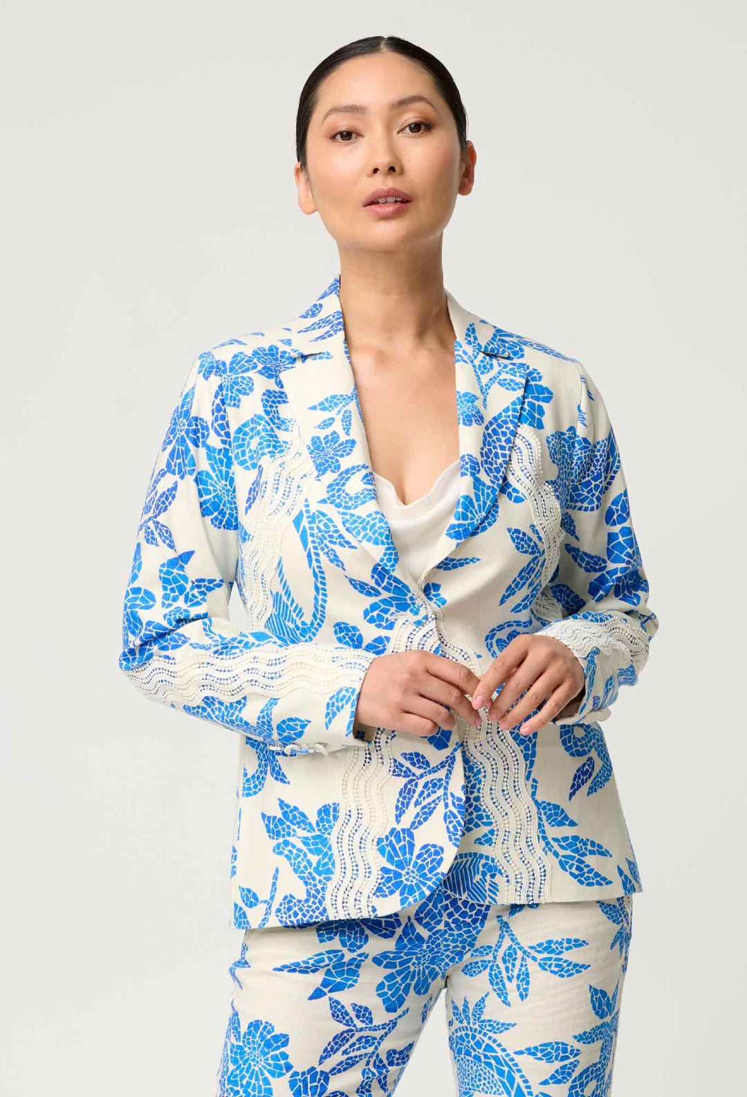 OnceWas PETITE Leandro Contrast Lace Linen Viscose Stretch Blazer in Azure Mosaic