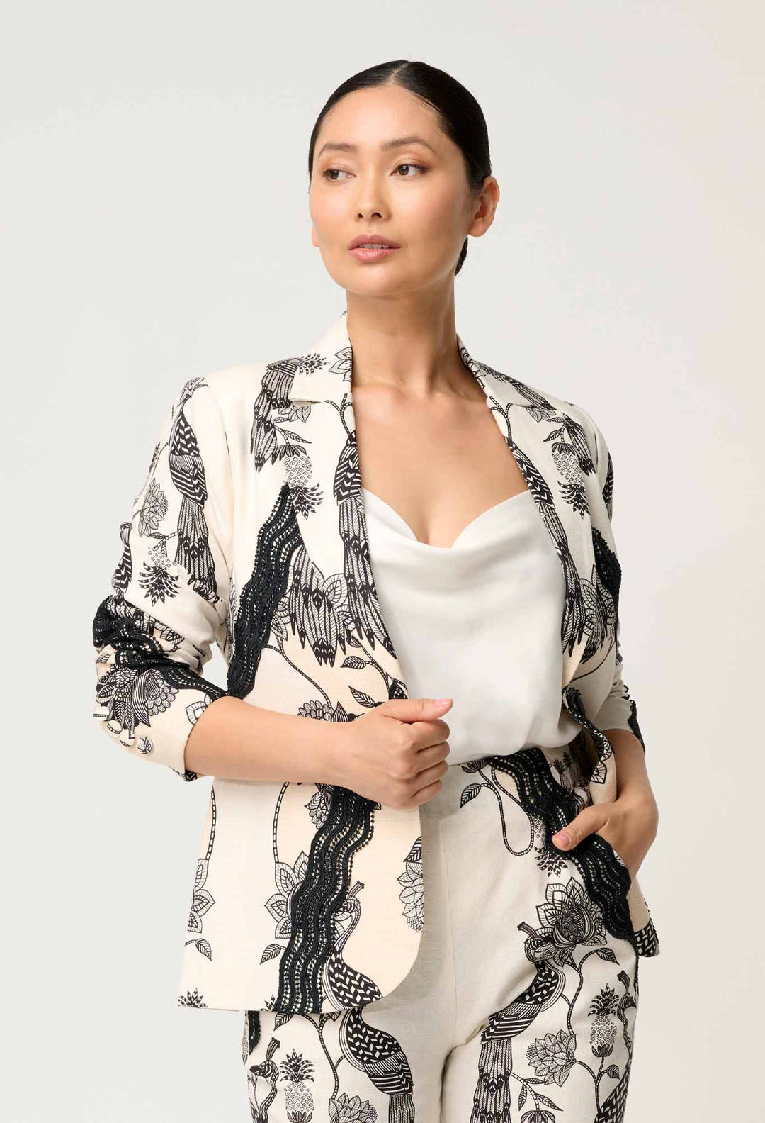 OnceWas PETITE Leandro Contrast Lace Linen Viscose Stretch Blazer in Imperial Stone