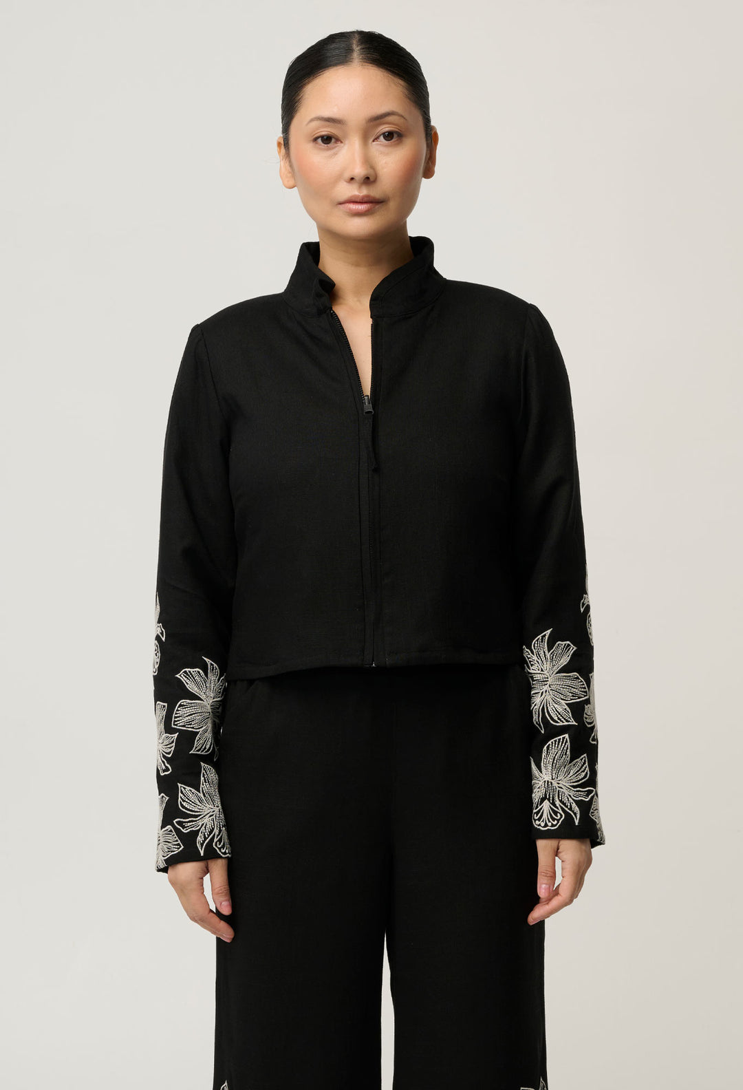 UNDER 5'4 Delray Reversible Printed Linen Jacket in Sunset Orchid/Noir Orchid