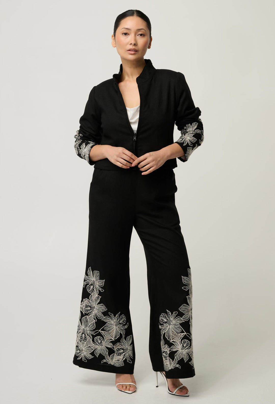 UNDER 5'4 Delray Reversible Printed Linen Jacket in Sunset Orchid/Noir Orchid