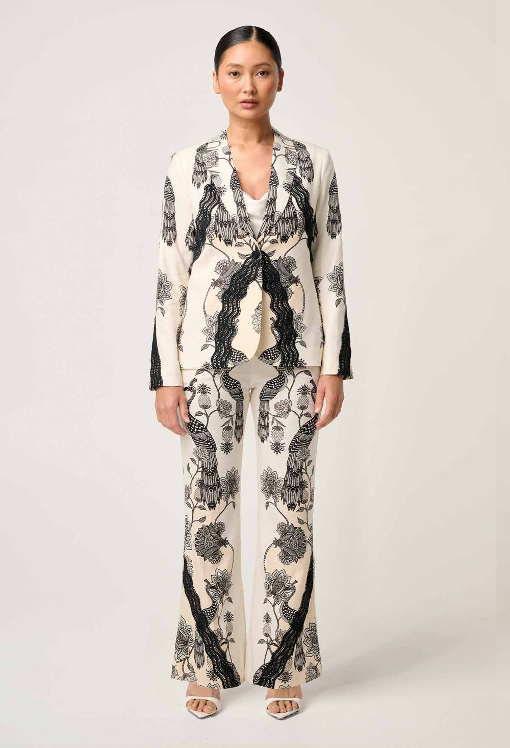 OnceWas PETITE Leandro Contrast Lace Linen Viscose Stretch Blazer in Imperial Stone