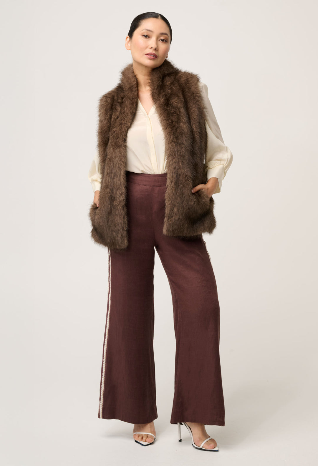 UNDER 5'4 Hazel Faux Fur Vest in Walnut