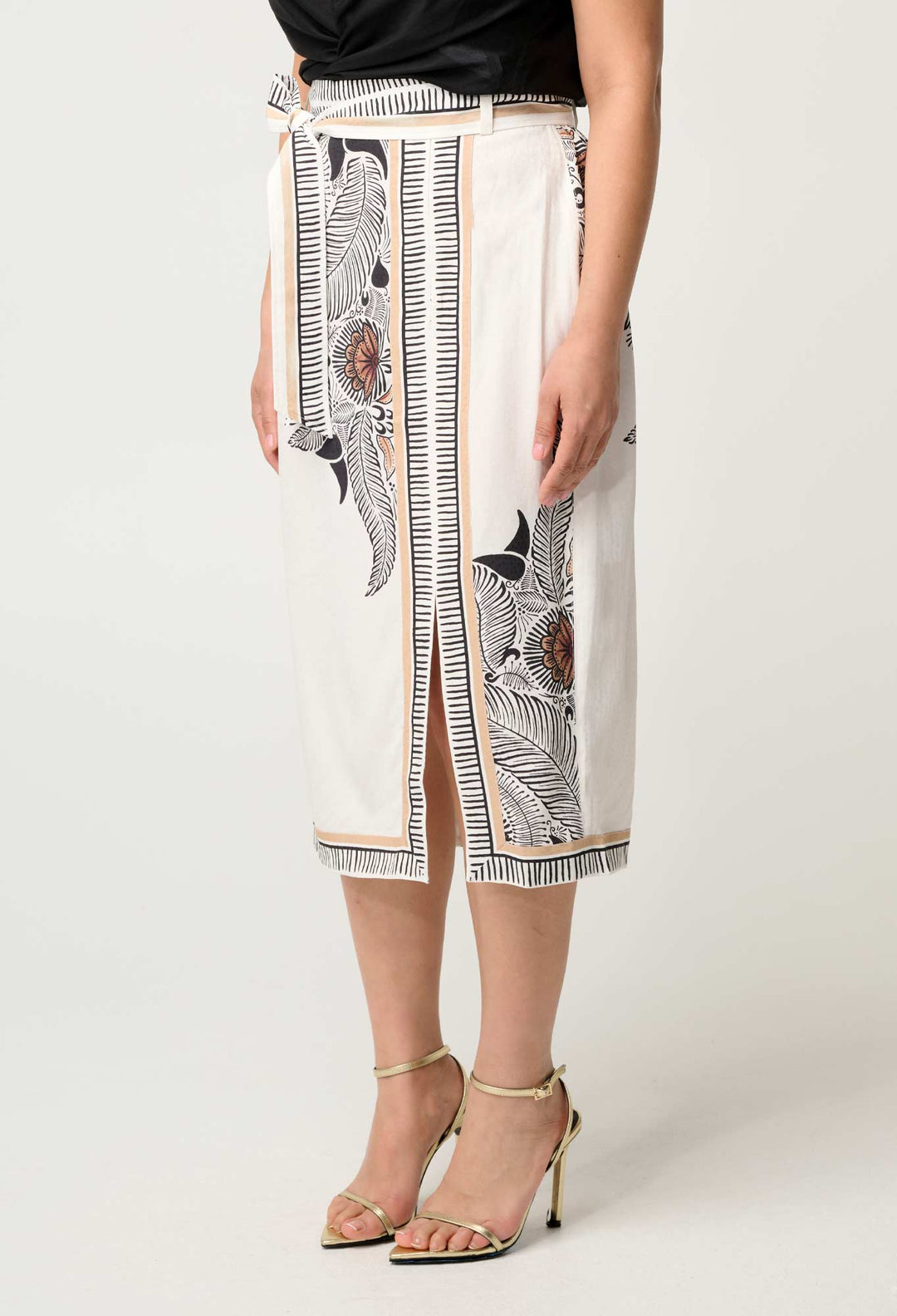 Petite Zenobia Contrast Trim Viscose Dobby Midi Skirt in Ivory Casablanca