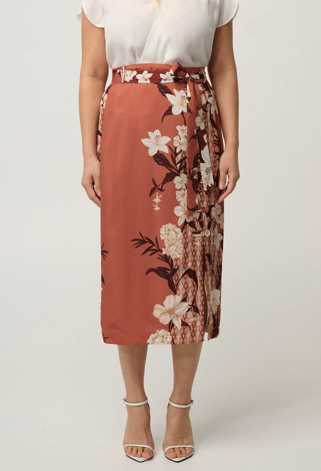 UNDER 5'4 Adria Viscose Faille Button Midi Skirt in Amber Vine