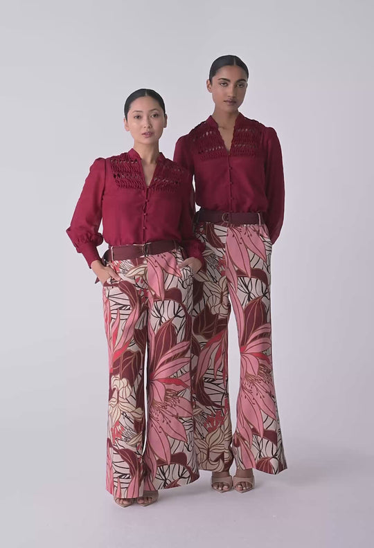 UNDER 5"4 Adele Linen Viscose Belted Printed Pant in Cathedral Botanic