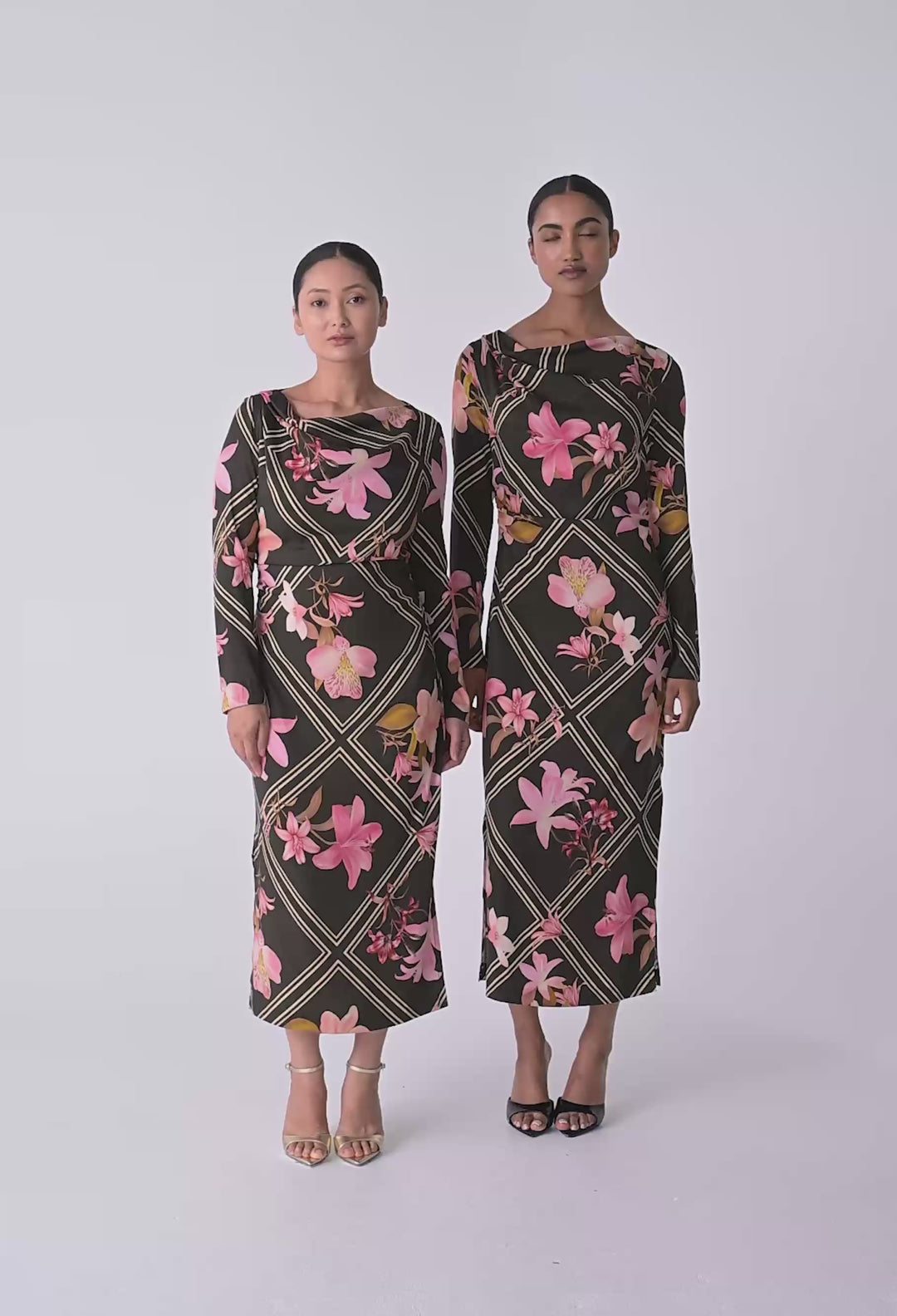 UNDER 5'4 Jayden Cupro Viscose Stretch Dress in Obsidian Bloom