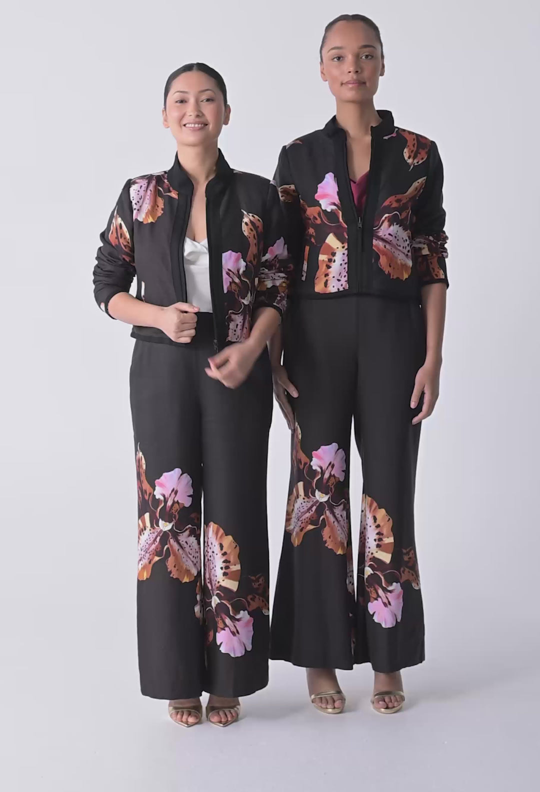 UNDER 5'4 Delray Reversible Printed Linen Jacket in Sunset Orchid/Noir Orchid