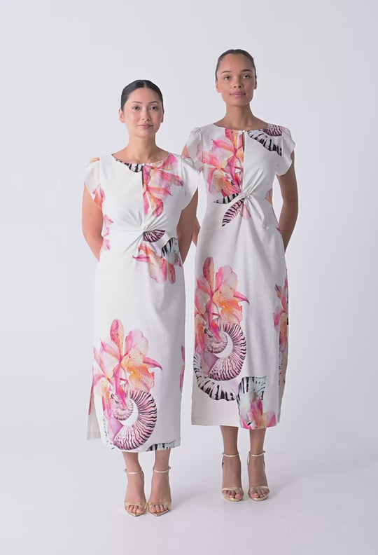 UNDER 5'4 Geneva Stretch Linen Viscose Column Midi Dress in Nautilus Bloom